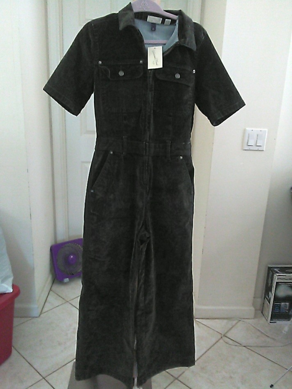 NWT UNIVERSAL THRED  Short-Sleeve Jumpsuit - SHINY Black RAYON SOFT SZ. 6 READ